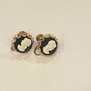 Vintage Cameo Screw Back Earrings